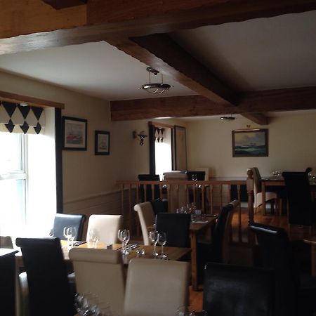 The Fleet Inn Guesthouse & Restaurant Killybegs Buitenkant foto